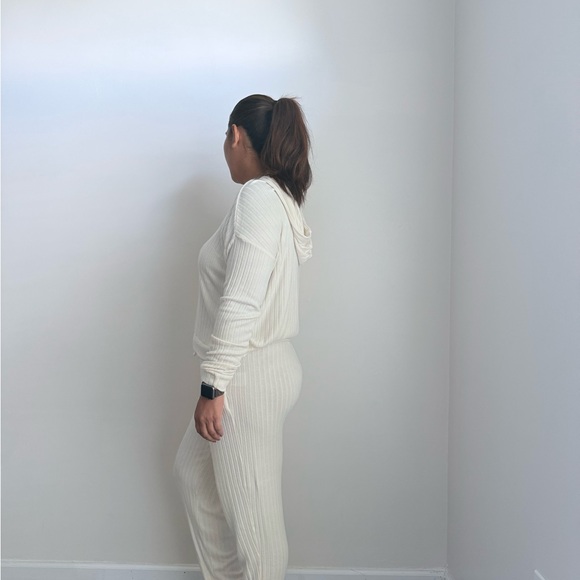 Cream Ribbed Lounge Set - Picture 3 of 3